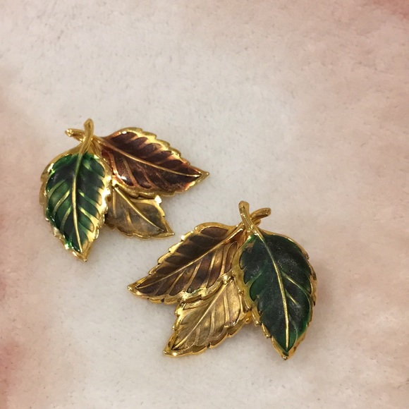 Enamel & Gold toned Autumn Fall Leaf Pierced Earrings Vintage RS - Picture 2 of 7